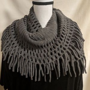 🆕🏷️Grey Boho Chenille Fringe Infinity Scarf NEW!